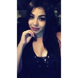 Meet your Posher, Vanessa